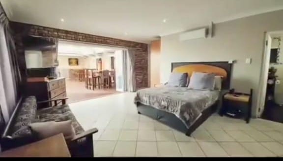 To Let 4 Bedroom Property for Rent in Winterstrand Eastern Cape